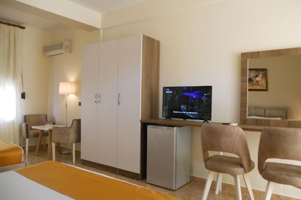 Onorato Hotel (Vlorë)